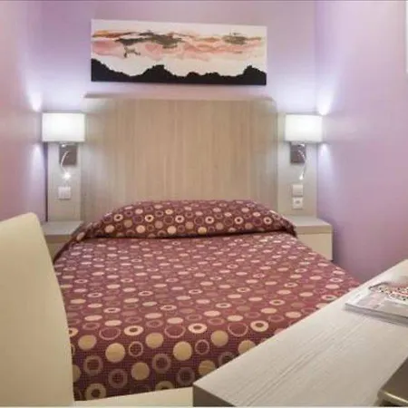 De Nevers 2* לורדה