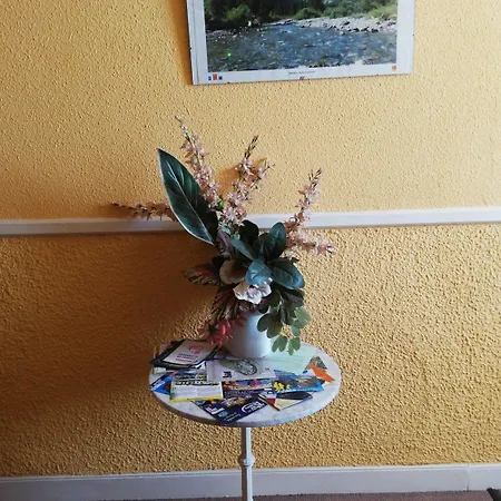 מלון De Nevers 2*