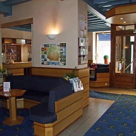 מלון De Nevers 2*