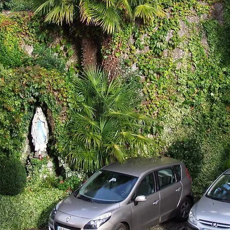 De Nevers מלון 2*