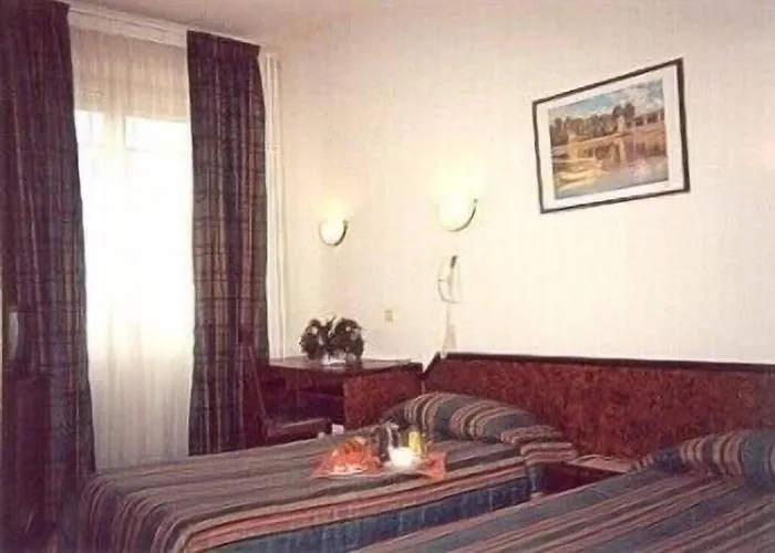 De Nevers Hotel Lurdy