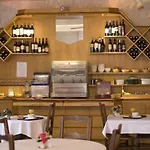 Hotel De Nevers 2*