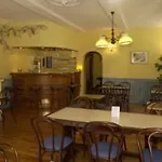 Hotel De Nevers 2*
