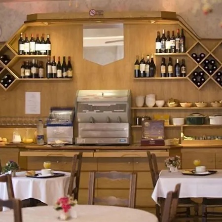 ホテル オテル ドゥ ヌヴェール 2*