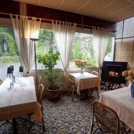 オテル ドゥ ヌヴェール ホテル 2*