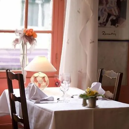 迪讷韦尔酒店 酒店