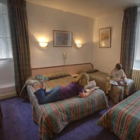 ホテル オテル ドゥ ヌヴェール 2*