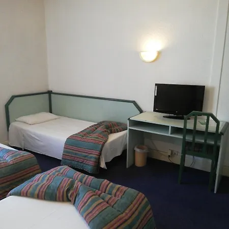 ホテル オテル ドゥ ヌヴェール 2*