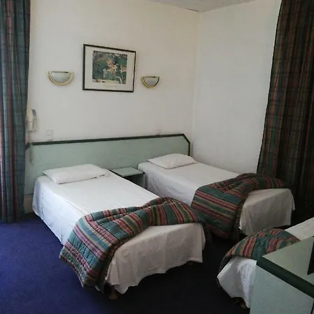 ホテル オテル ドゥ ヌヴェール