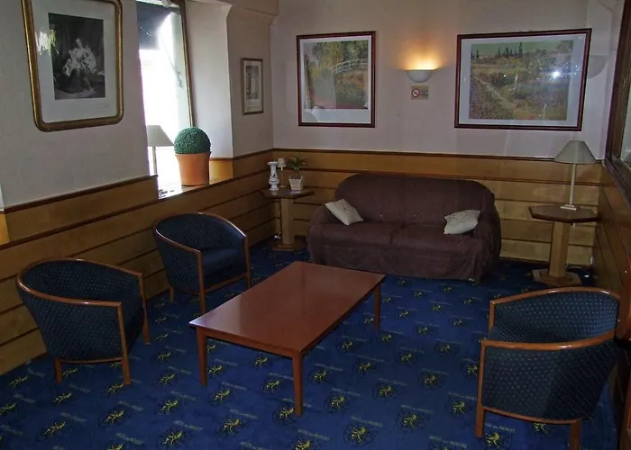 De Nevers Отель