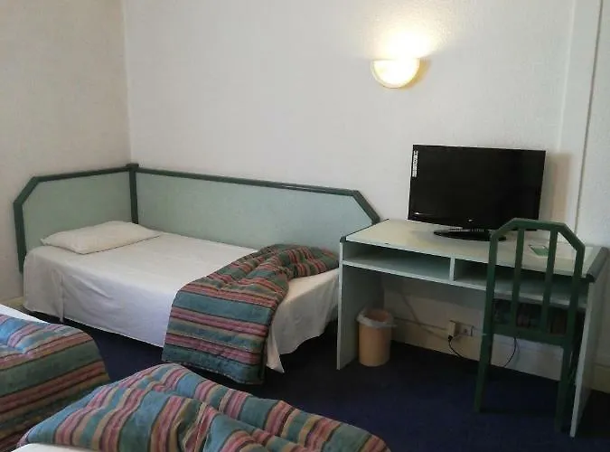 De Nevers Отель